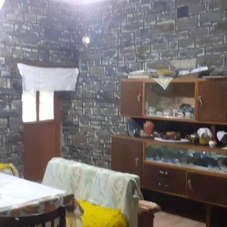 ゲストハウス In Buhal *