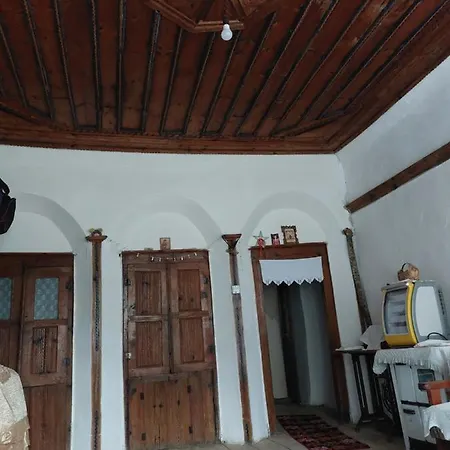 In Buhal بيت ضيافة Përmet