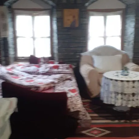 In Buhal بيت ضيافة Përmet